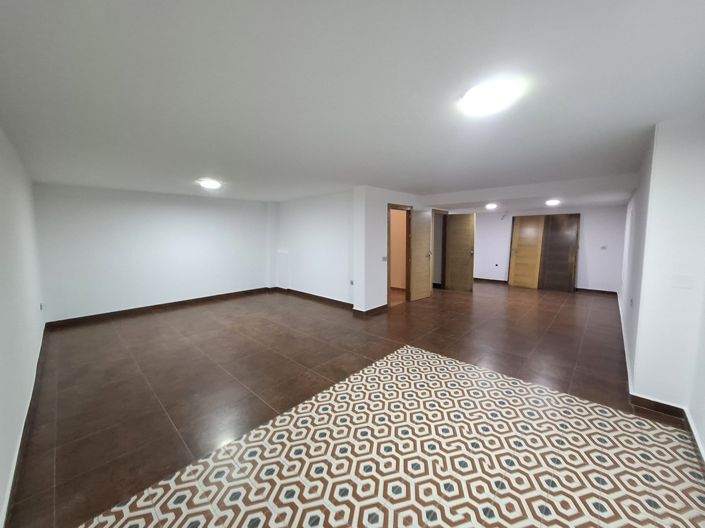 Image No.7-5 Bed Villa for sale