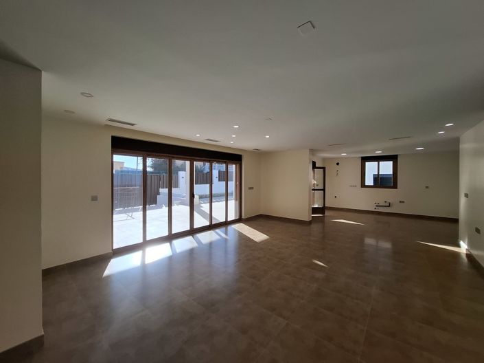 Image No.8-5 Bed Villa for sale