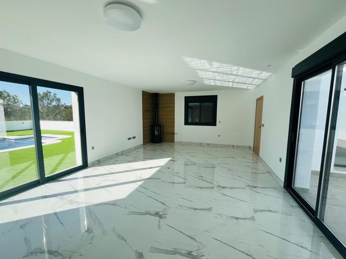 Image No.18-3 Bed Villa for sale