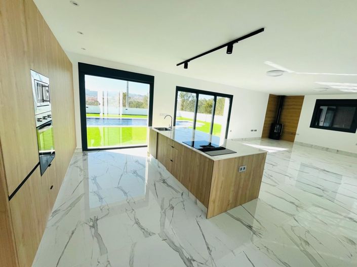 Image No.7-3 Bed Villa for sale