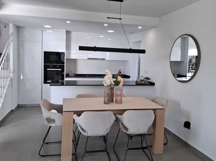 Image No.10-2 Bed Villa for sale