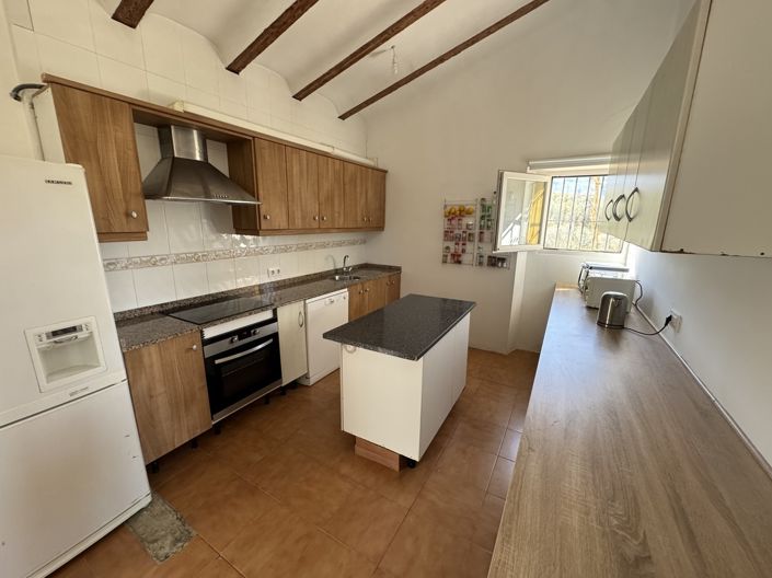 Image No.11-3 Bed Property for sale