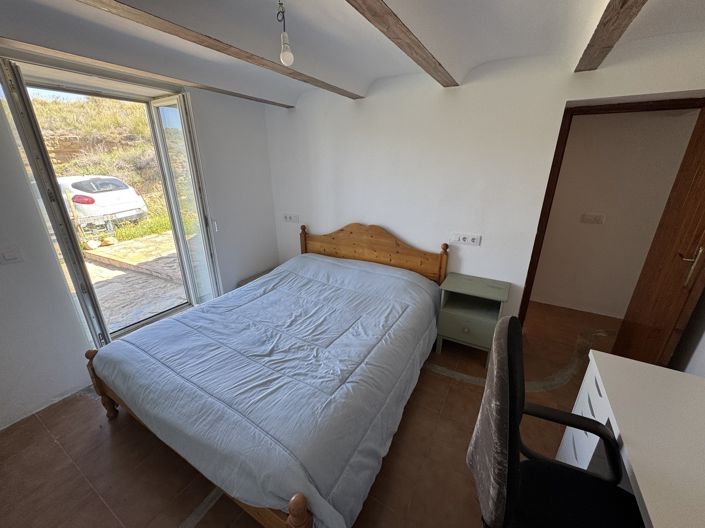 Image No.13-3 Bed Property for sale