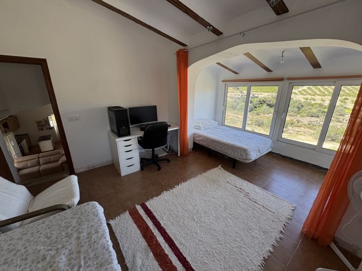 Image No.17-3 Bed Property for sale