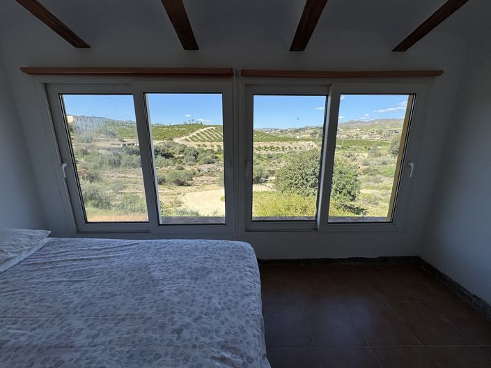 Image No.19-3 Bed Property for sale