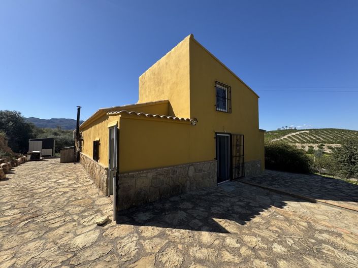 Image No.24-3 Bed Property for sale