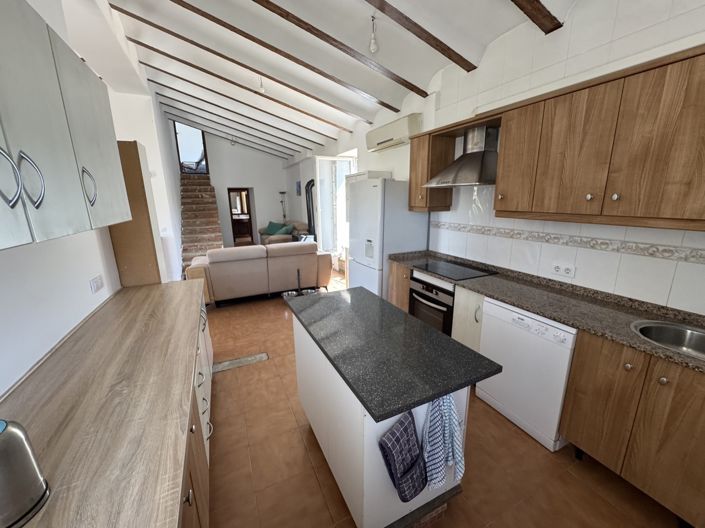 Image No.10-3 Bed Property for sale