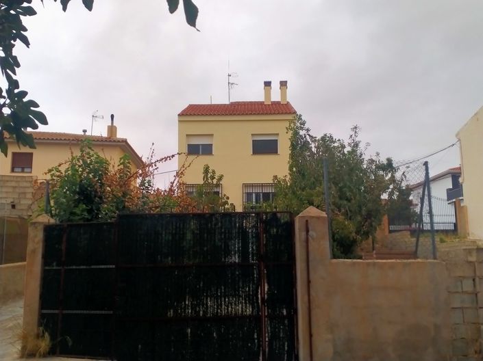 Image No.1-4 Bed Property for sale