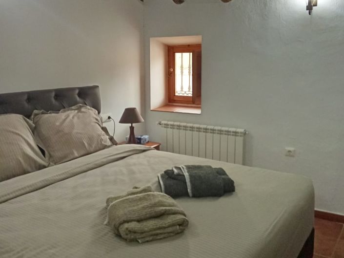 Image No.13-6 Bed Property for sale