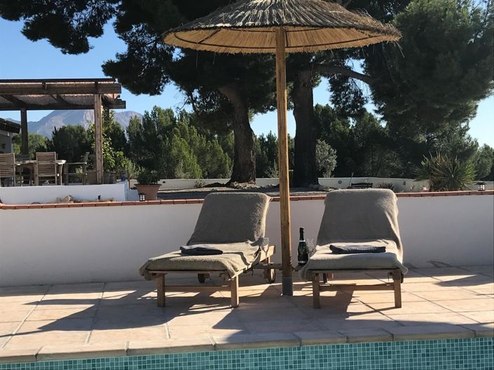 Image No.15-6 Bed Property for sale