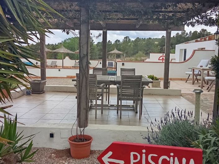 Image No.20-6 Bed Property for sale