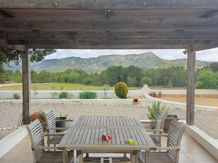 Image No.24-6 Bed Property for sale