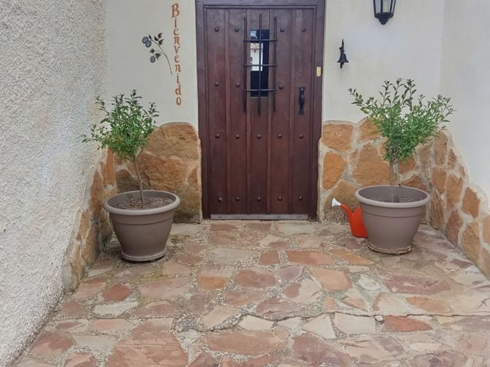 Image No.8-6 Bed Property for sale