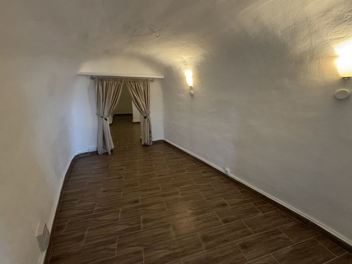 Image No.17-2 Bed House for sale