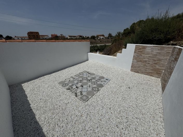 Image No.21-2 Bed House for sale