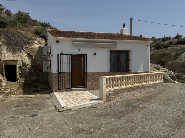 Image No.23-2 Bed House for sale