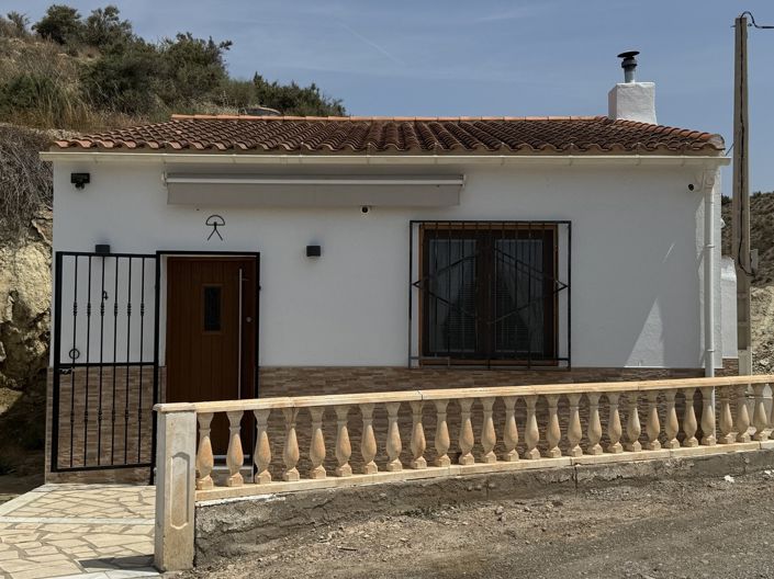 Image No.24-2 Bed House for sale