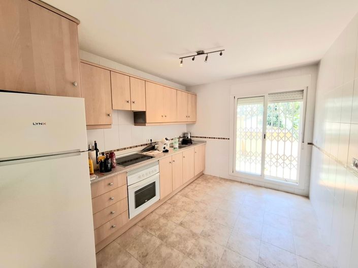 Image No.4-2 Bed Property for sale