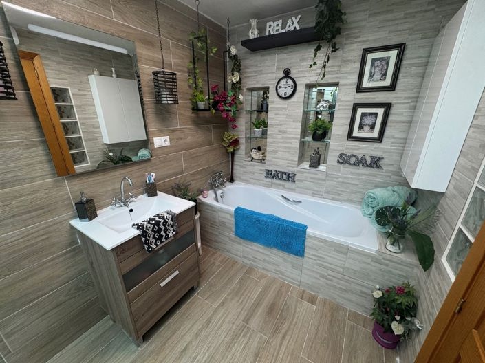 Image No.13-3 Bed Property for sale