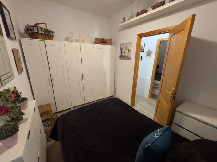 Image No.26-3 Bed Property for sale