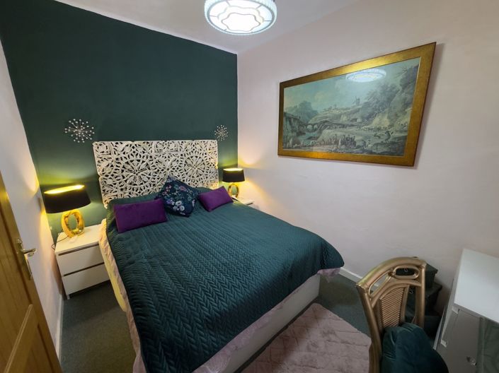 Image No.27-3 Bed Property for sale