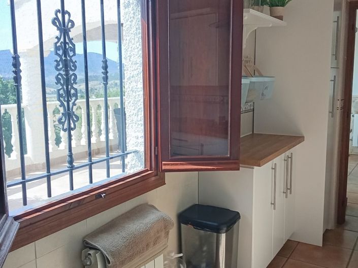 Image No.22-6 Bed Property for sale