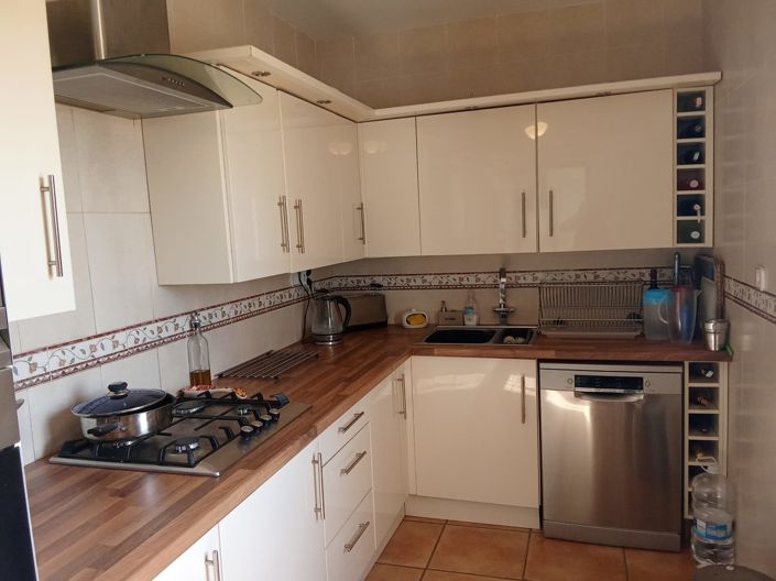 Image No.4-6 Bed Property for sale