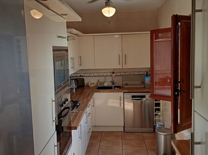 Image No.5-6 Bed Property for sale