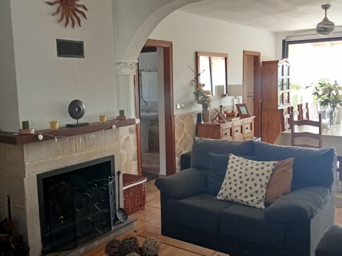 Image No.6-6 Bed Property for sale