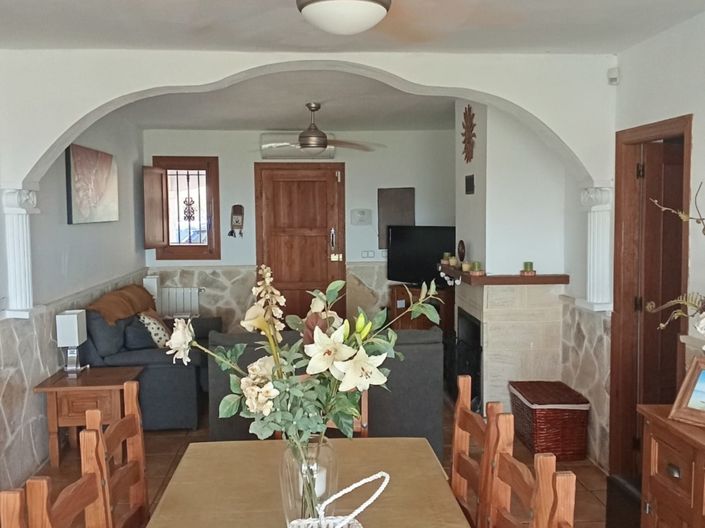 Image No.9-6 Bed Property for sale