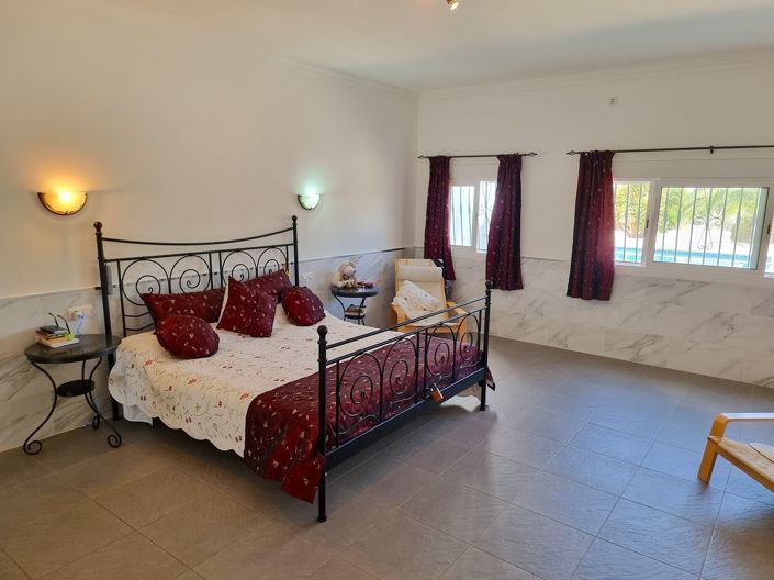 Image No.12-4 Bed Villa for sale