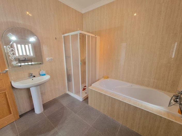 Image No.17-4 Bed Villa for sale