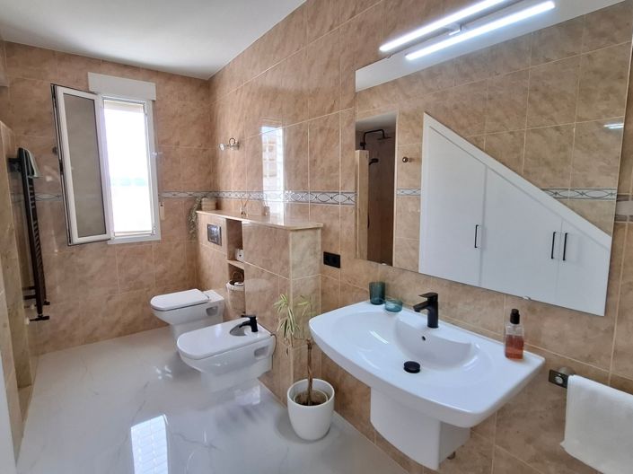 Image No.27-4 Bed Villa for sale