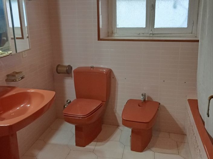 Image No.10-5 Bed Property for sale