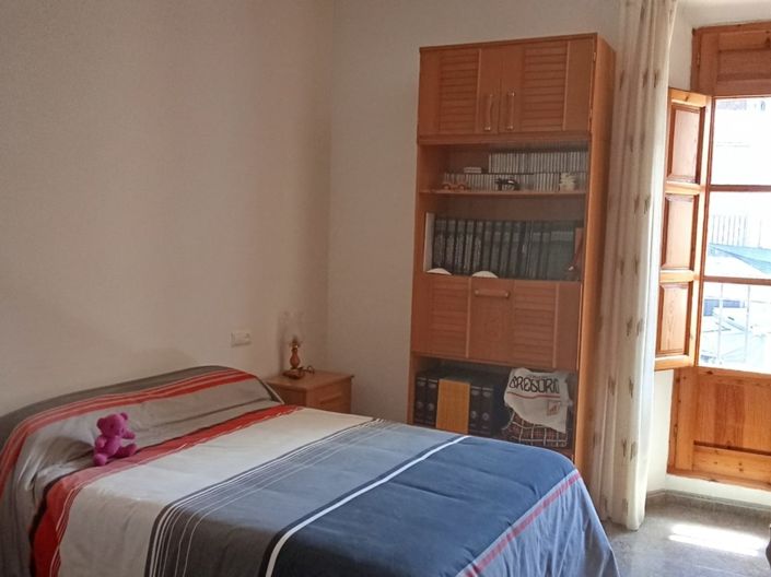 Image No.14-5 Bed Property for sale