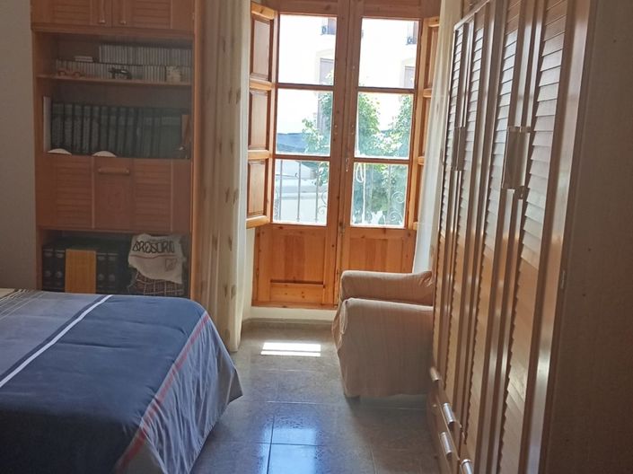 Image No.15-5 Bed Property for sale