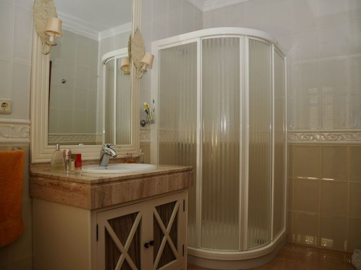 Image No.15-5 Bed Villa for sale