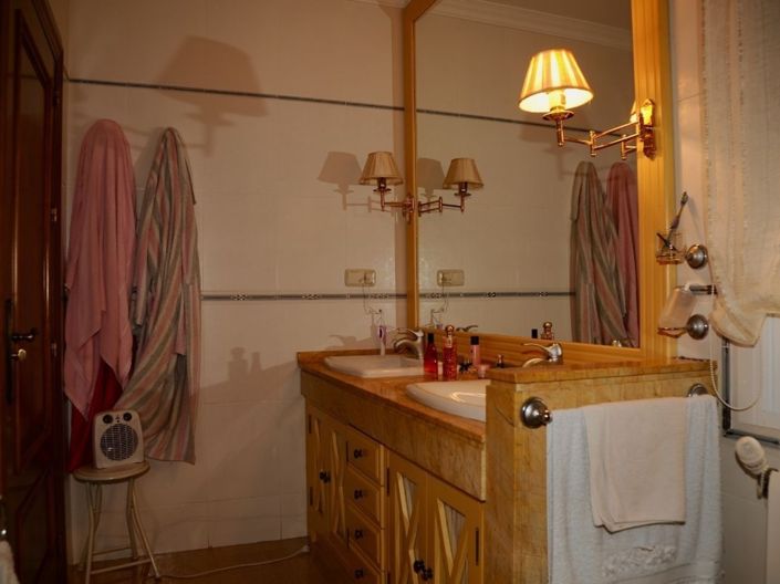 Image No.16-5 Bed Villa for sale