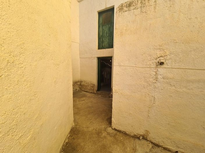 Image No.14-3 Bed Property for sale