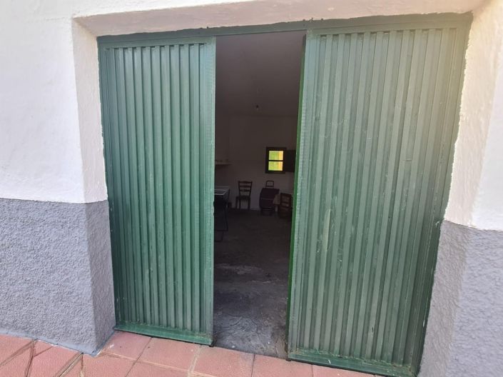 Image No.15-3 Bed Property for sale