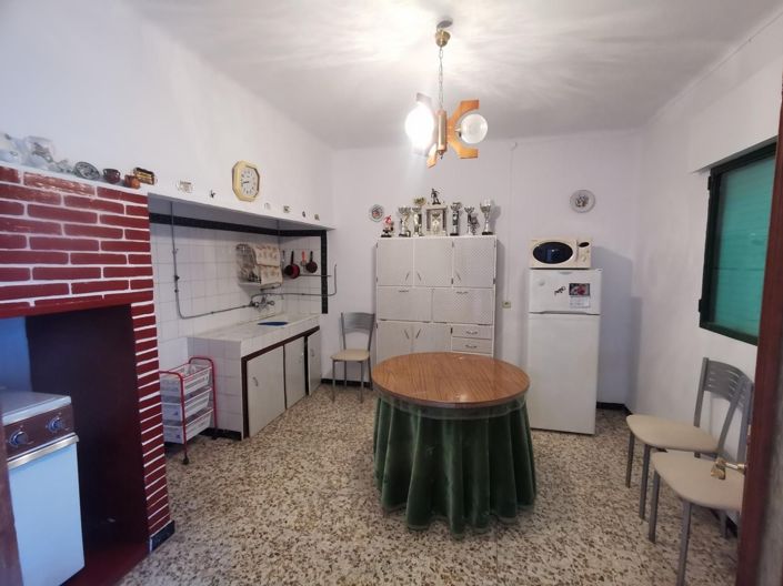 Image No.3-3 Bed Property for sale