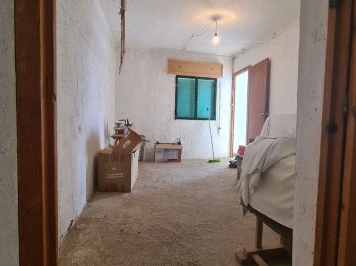 Image No.9-3 Bed Property for sale