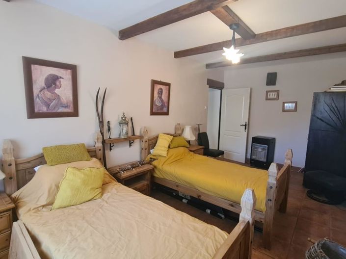 Image No.20-7 Bed Property for sale