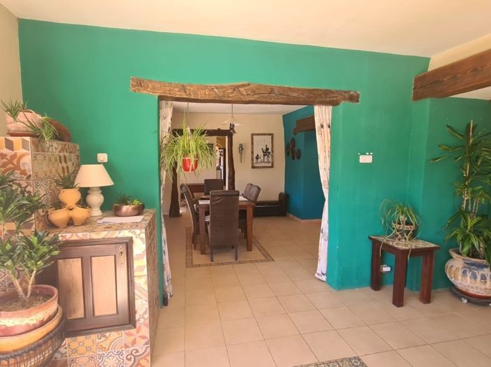 Image No.7-7 Bed Property for sale