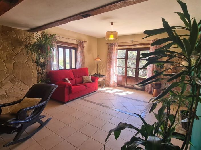 Image No.9-7 Bed Property for sale