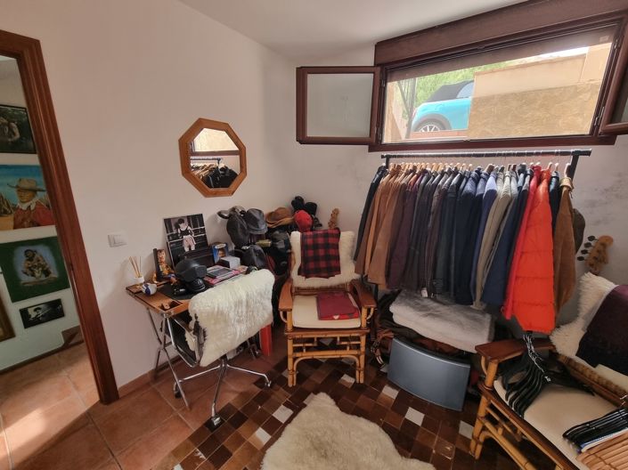 Image No.19-2 Bed Property for sale