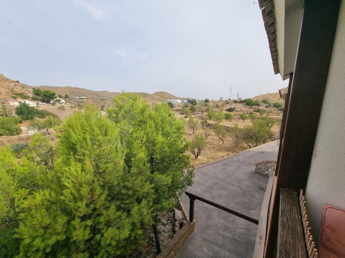 Image No.10-2 Bed Property for sale