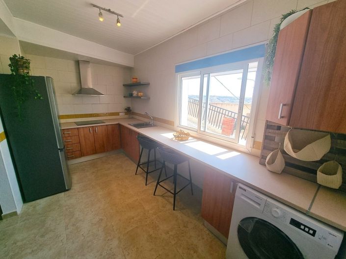 Image No.4-2 Bed Property for sale