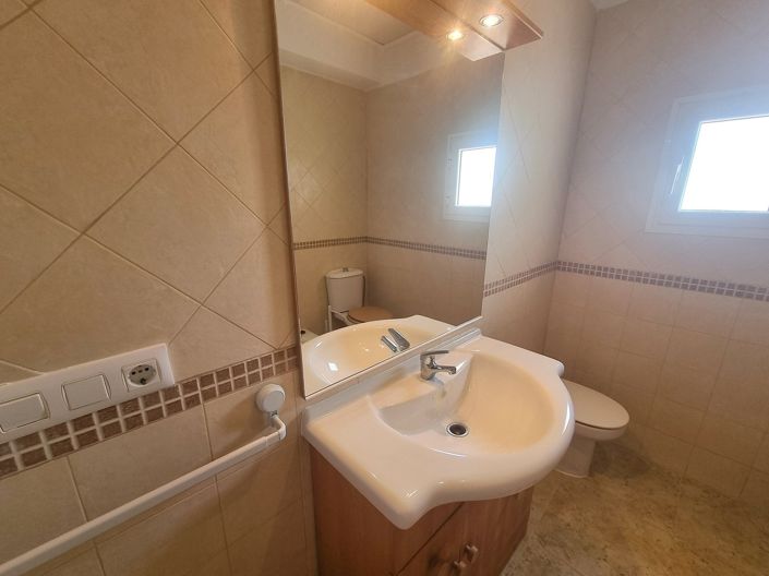 Image No.9-2 Bed Property for sale