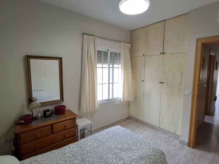 Image No.18-4 Bed Villa for sale